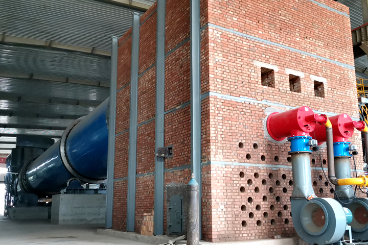 白酒糟烘干機采用新型熱風設備，烘干機集打散防腐清理于一體，清潔排放。