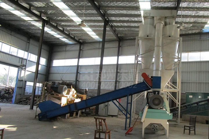 專業(yè)提供鍋爐燃燒用木片烘干機(jī)設(shè)備，木片烘干機(jī)解決木片、樹枝、樹皮物料烘干難題，烘干產(chǎn)量大，品質(zhì)好。