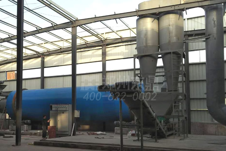 竹制品企業(yè)生產(chǎn)過(guò)程中產(chǎn)生了大量的竹粉(也稱竹屑)，以前竹屑被做為邊角廢料處理，現(xiàn)隨著生物質(zhì)能源行業(yè)的蓬勃發(fā)展，小小竹屑被業(yè)內(nèi)逐漸重視，由于竹屑熱值普遍在4500大卡以上