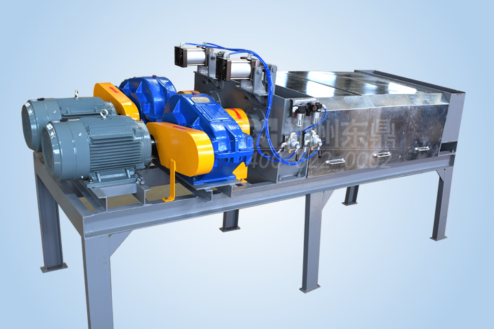 螺旋擠壓脫水機具有產(chǎn)能大，操作維修方便，投入成本低，分單螺旋和雙螺旋系列脫水產(chǎn)品