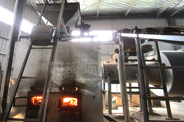 生物質(zhì)熱風(fēng)爐以綠色能源生物質(zhì)顆?；蛩樾?、木片為燃料，以空氣為介質(zhì)的新型高效換熱設(shè)備。