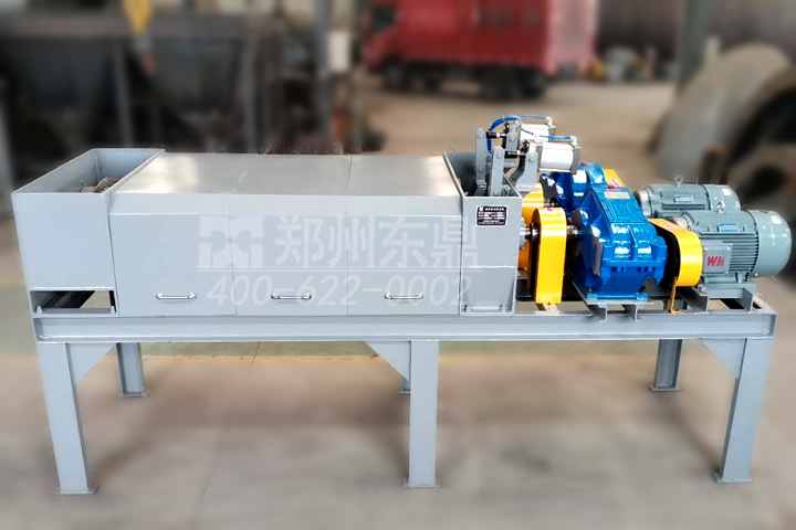 螺旋擠壓脫水機具有產(chǎn)能大，操作維修方便，投入成本低，分單螺旋和雙螺旋系列脫水產(chǎn)品