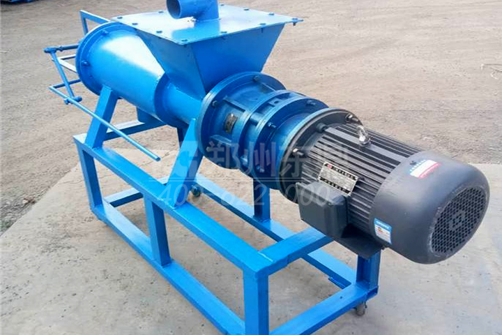 畜禽糞便固液分離機(jī)適用于對養(yǎng)殖場牛糞沼渣、雞糞、豬糞等物料進(jìn)行脫水預(yù)處理