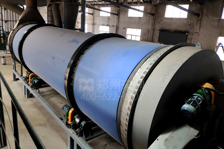 薯渣烘干機(jī)實(shí)現(xiàn)自動(dòng)上料、脫水、烘干、出料、包裝一體化作業(yè)，適用于紅薯渣、木薯渣、馬鈴薯渣等高濕糟渣飼料化利用。